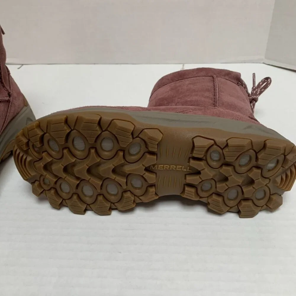 New without Box Merrill womens Size 8.M Pull on Suede Boots